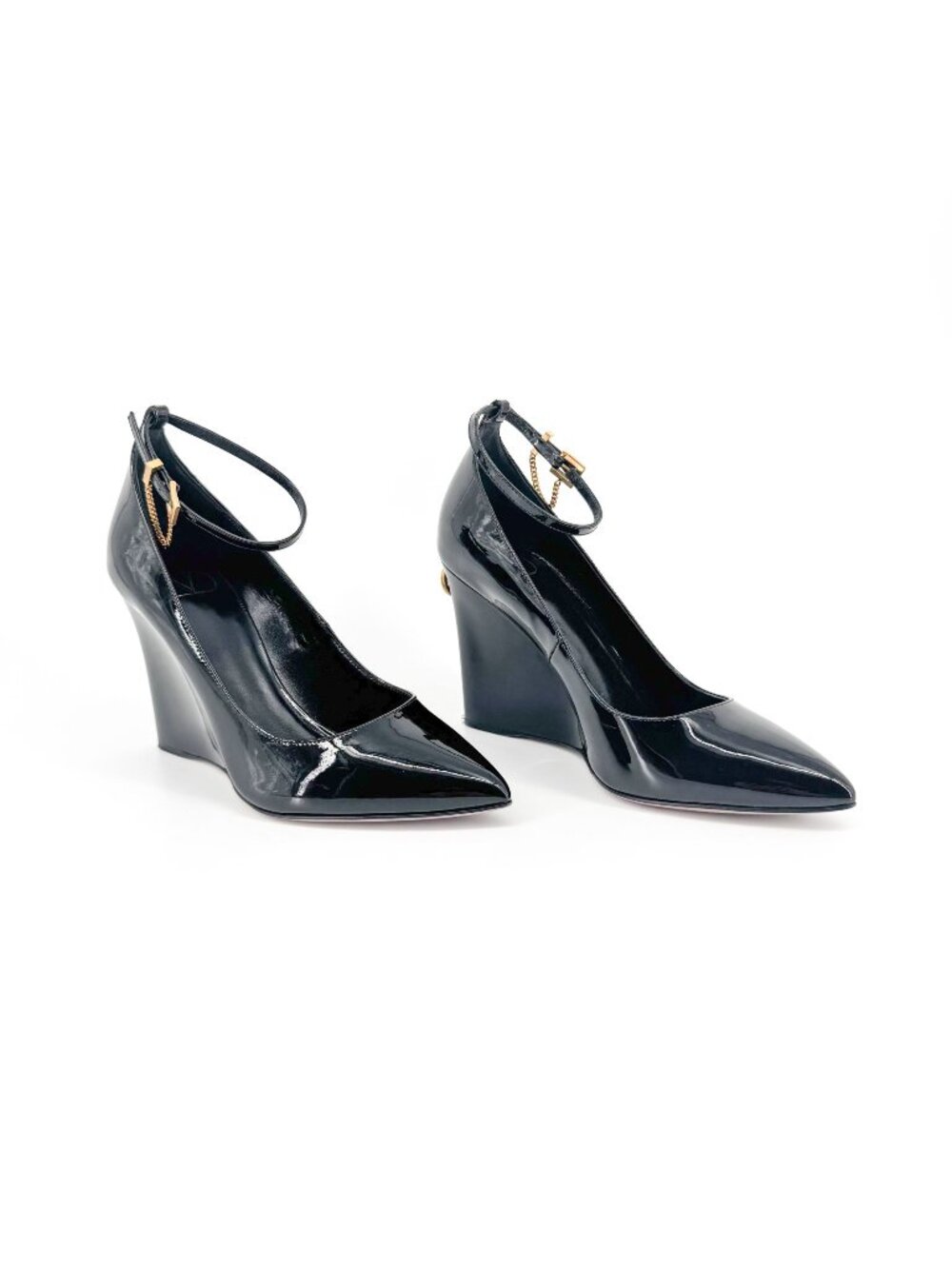 Valentino Garavani Ringstud Wedge Pumps Size 38.5 US 8.5 Pointed Black Patent